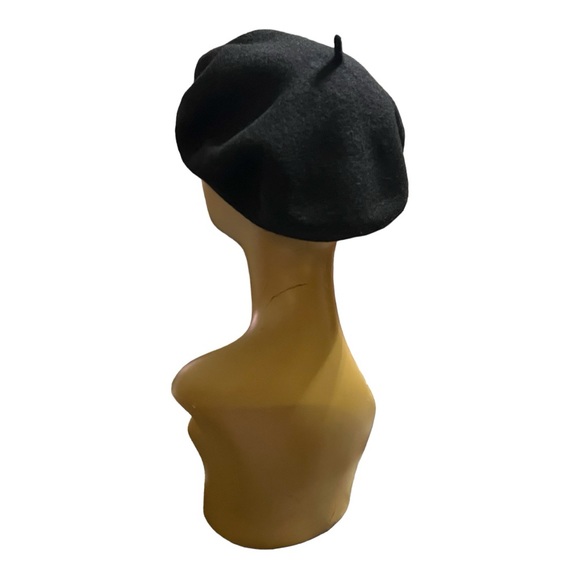 Woman’s Black Wool Beret Hat - Picture 5 of 6